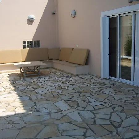 Luxury Flora Kiparissia Villa