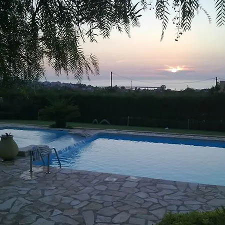 Luxury Flora Kiparissia