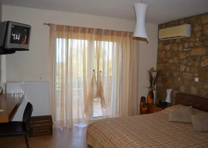 Luxury Flora Kiparissia * Kyparissia