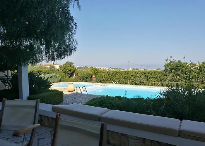 Luxury Flora Kiparissia * Kyparissia