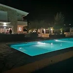 Luxury Flora Kiparissia *