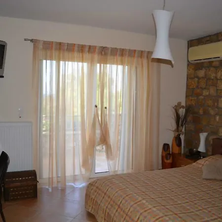 Luxury Flora Kiparissia * קיפריסיה