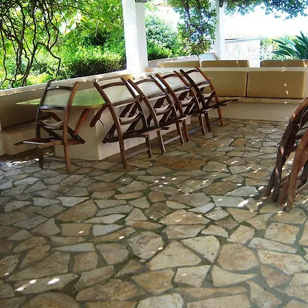 Luxury Flora Kiparissia קיפריסיה