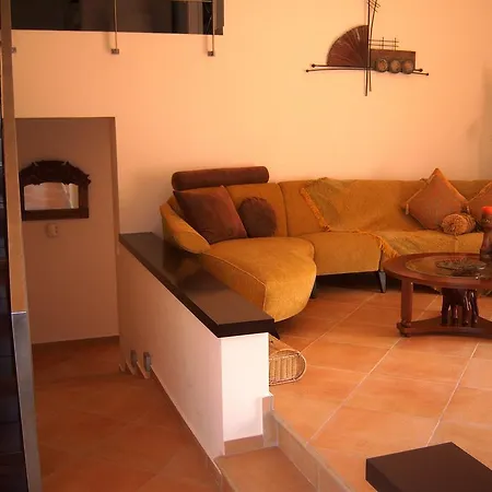 Luxury Flora Kiparissia קיפריסיה