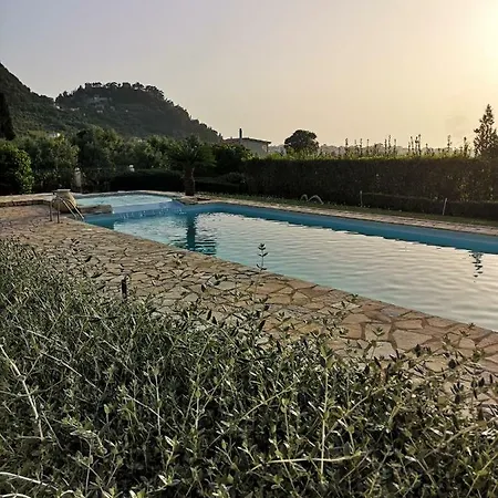 Luxury Flora Kiparissia 키파리씨아