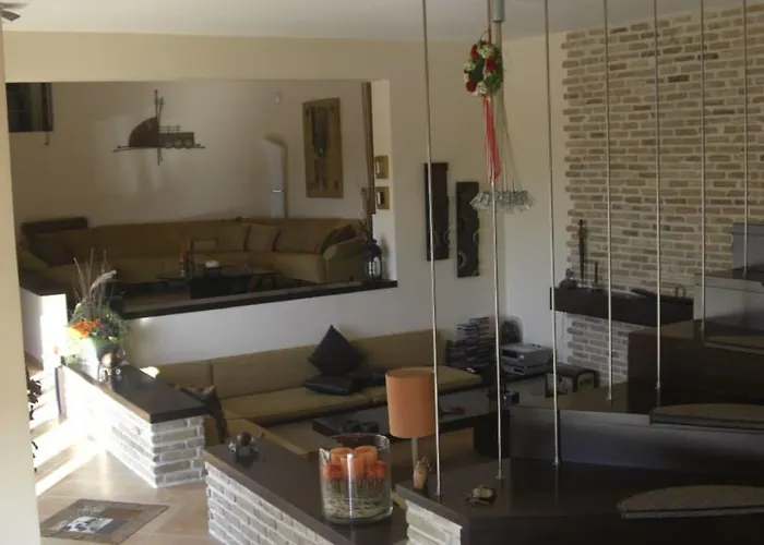 Luxury Flora Kiparissia Kyparissia