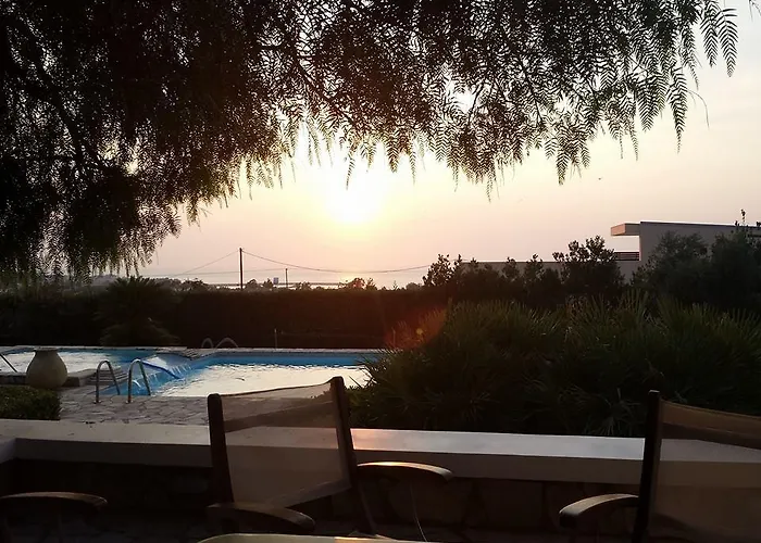 Luxury Flora Kiparissia *