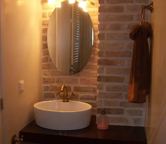 Luxury Flora Kiparissia Villa