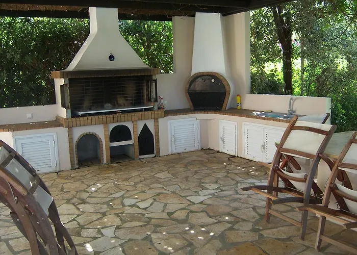 Luxury Flora Kiparissia *